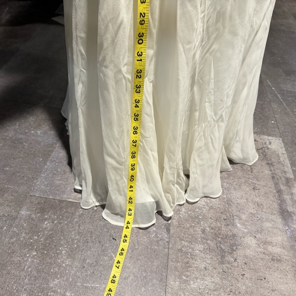 White floor length formal gown. Hoagland New York size 4 - Picture 6 of 7